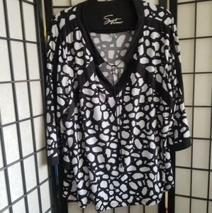 Avenue black and white tunic size 26/28
